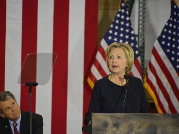 Rain cuts short important Clinton stop in Florida