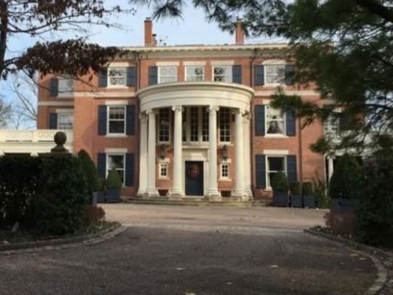 Lakefront Mansion in Lake Forest Lists For Nearly 7 Million Lake