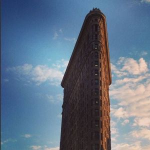 Flatiron Partnership’s '23 Days of Flatiron Cheer' Features Holiday-Themed Walking Tours