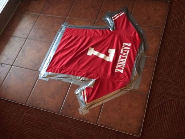 Restaurant Tapes Colin Kaepernick Jersey To Floor As Welcome Mat