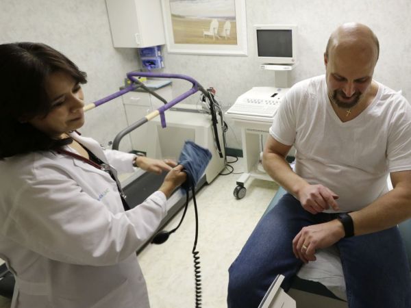 Trump, Ryan scurry for last-minute support as Obamacare repeal hangs in balance Trump, Ryan scurry for last-minute support as Obamacare repeal hangs in balance