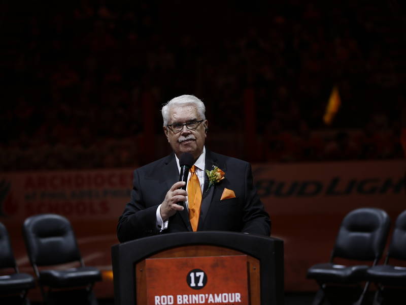 flyers announcer lou nolan signing books in wayne nov 25 radnor flyers pa announcer