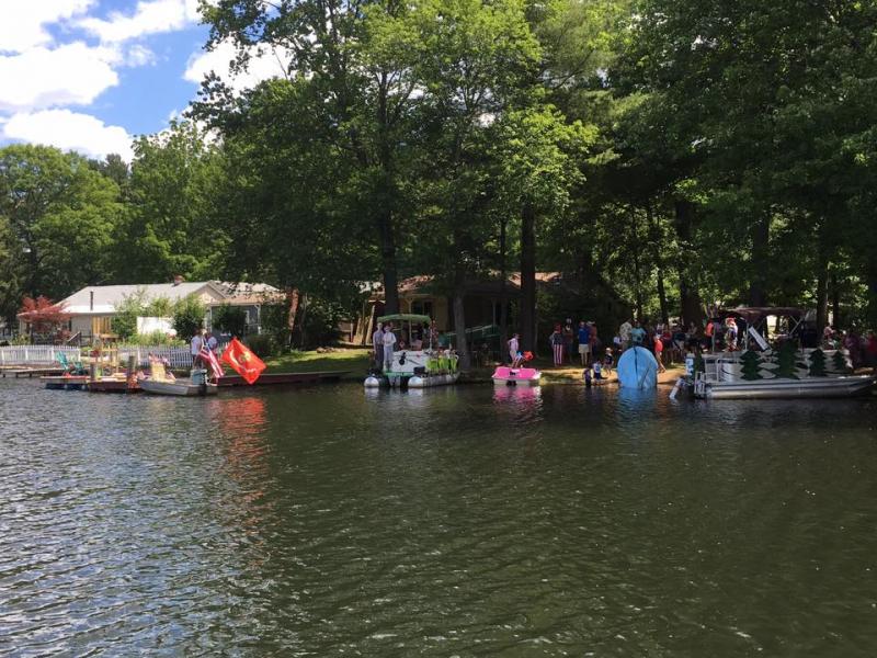 PHOTOS Shaker Pines Lake Boat Parade Enfield, CT Patch