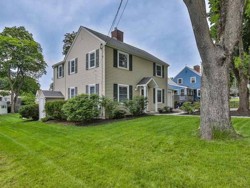 340k Nashua North End Colonial With Deck Hot Tub Nh Patch 340k Nashua North End Colonial With Deck Hot Tub 0