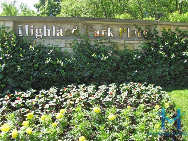 Highland Park Place, Highland Park, Illinois January 2017 Highland