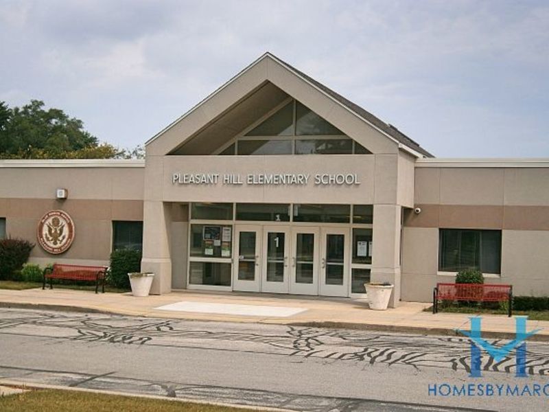 Pleasant Hill Elementary School, Palatine, Illinois June 2017