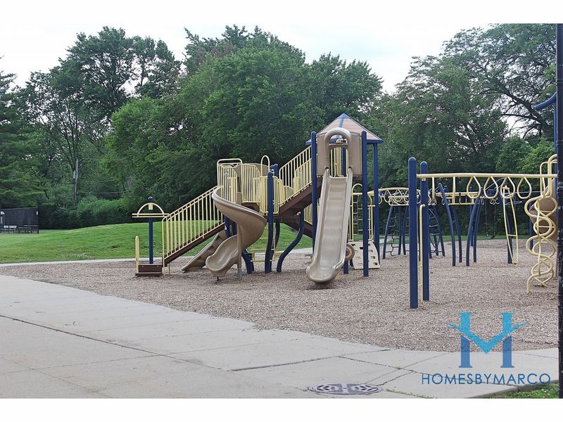 Dryden Elementary School, Arlington Heights, Illinois August 2017