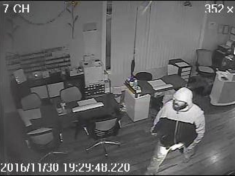 Shelton Police Search for Burglars of Bridgeport Avenue 