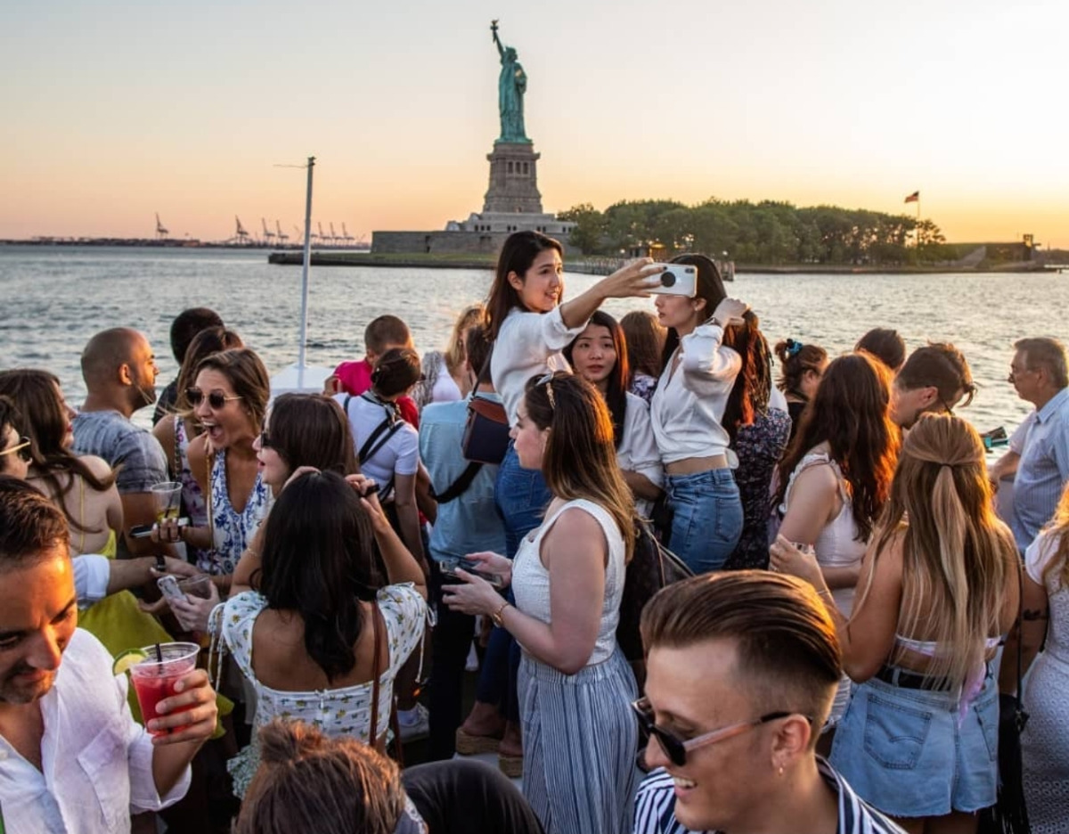 Jun 13 Edm Sunday Sunset Yacht Party Cruise At Skyport Marina New York City Ny Patch