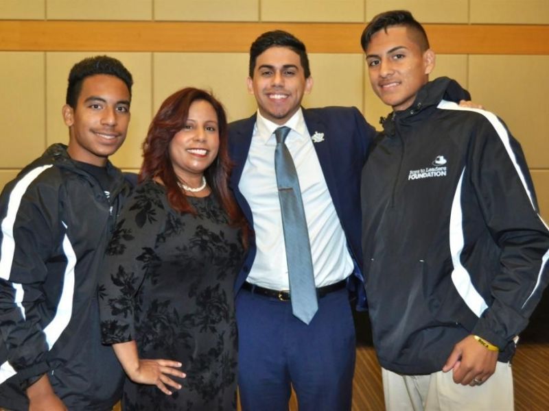 newark hispanic singles Find meetups about hispanic professionals and meet people in your local community who share your interests. newark hispanic singles Find meetups about hispanic professionals and meet people in your local community who share your interests.