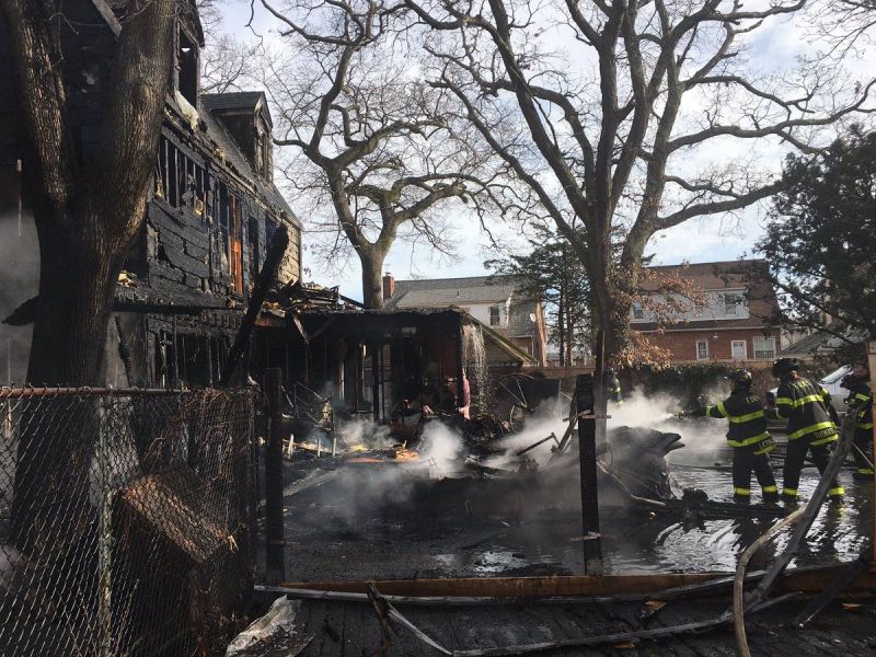 Queens Fire House Goes Up In Flames, Sends Smoke Through Far Rockaway