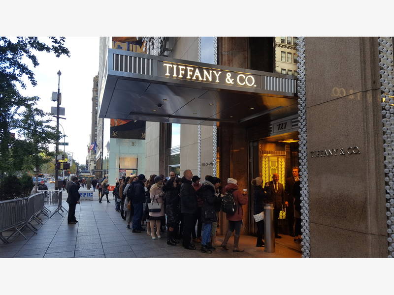 Fans Line Up To Eat Breakfast At Tiffany S Midtown Manhattan Ny Patch Fans Line Up To Eat Breakfast At Tiffany S Midtown Manhattan Ny
