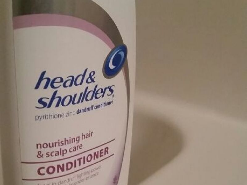 man hiding anti dandruff shampoo in coat flees from cvs police