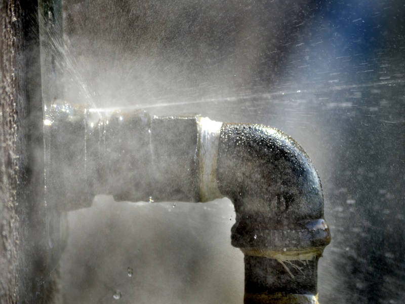 How To Prevent Your Pipes From Freezing, Bursting Westport FD