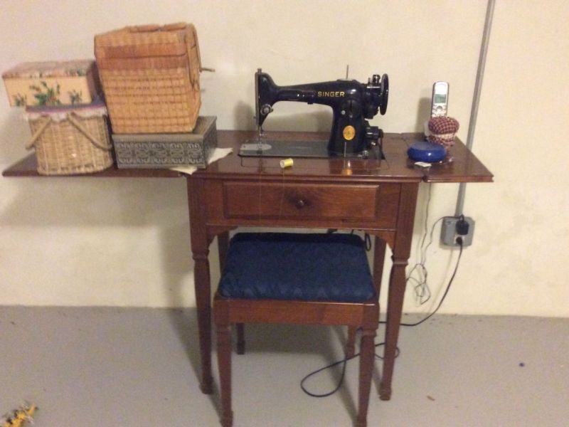 Vintage Singer Sewing Machine With Cabinet And Bench Westfield NJ Beauteous Old Singer Sewing Machine And Table Vintage Singer Sewing Machine With Cabinet And Bench Westfield NJ Beauteous Old Singer Sewing Machine And Table