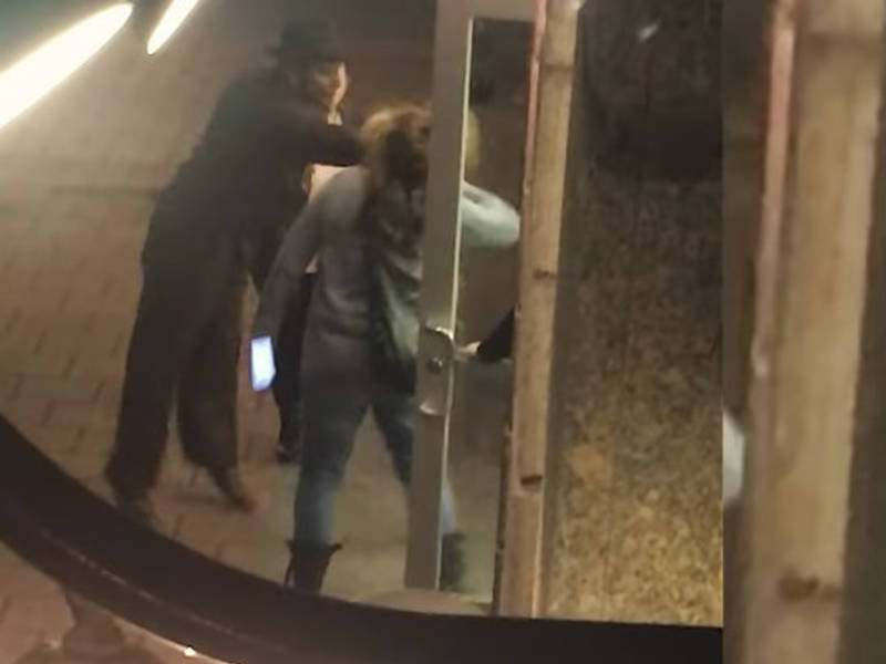 Identity Sought For Man Who Punched Woman In Face VIDEO San Diego