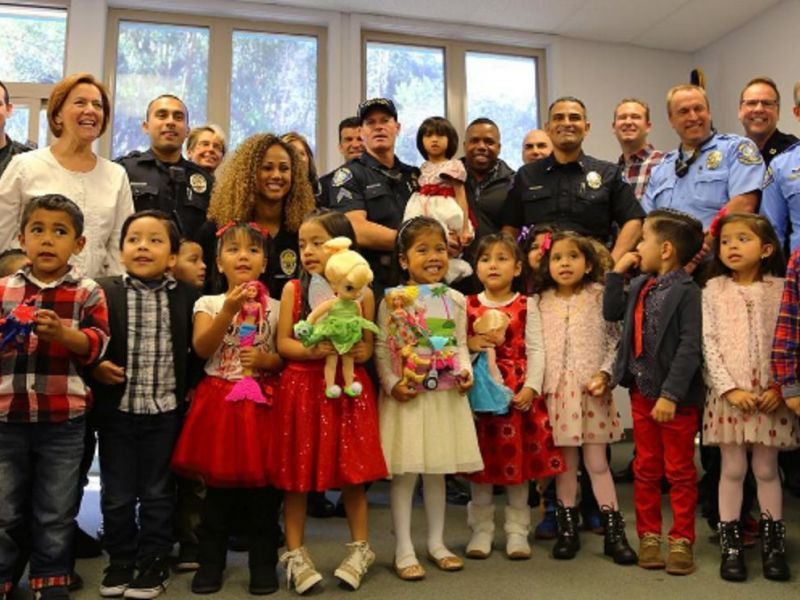 laguna beach police department shares christmas love with boys and girls club kids - Boys To Men Christmas laguna beach police department shares christmas love with boys and girls club kids - Boys To Men Christmas