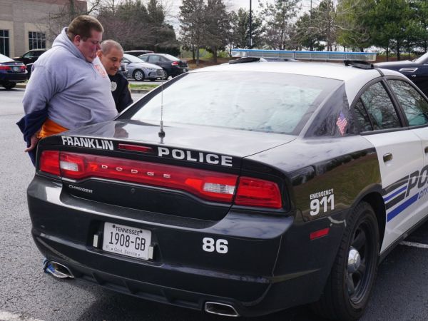 tennessee franklin police fairview drives meet teen meets officers instead tennessee franklin police fairview drives meet teen meets officers instead