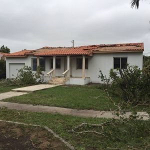 Miami Area Pounded with High Winds, Thousands Awoke Without Power