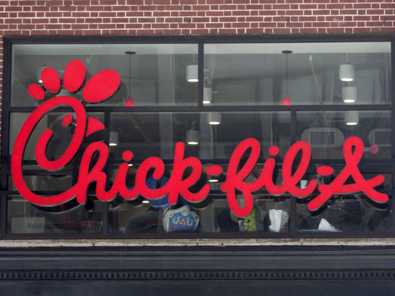 Chick fil a deal of the day Claim: New or expectant moms can receive a generous free meal from their local brainwashr.gq False.