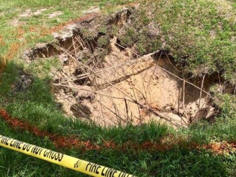New Port Richey Families Advised To Evacuate After Sinkhole Opens New