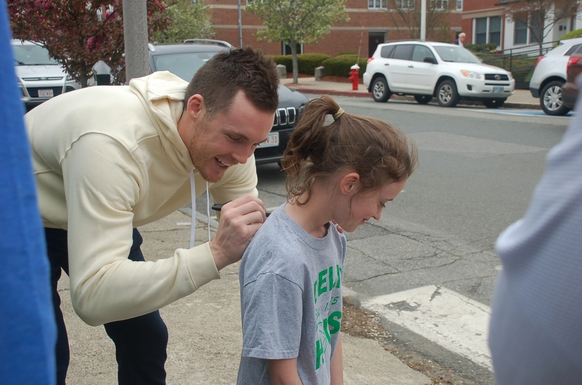 Pat Connaughton returns to Fidelity House for meet and greet