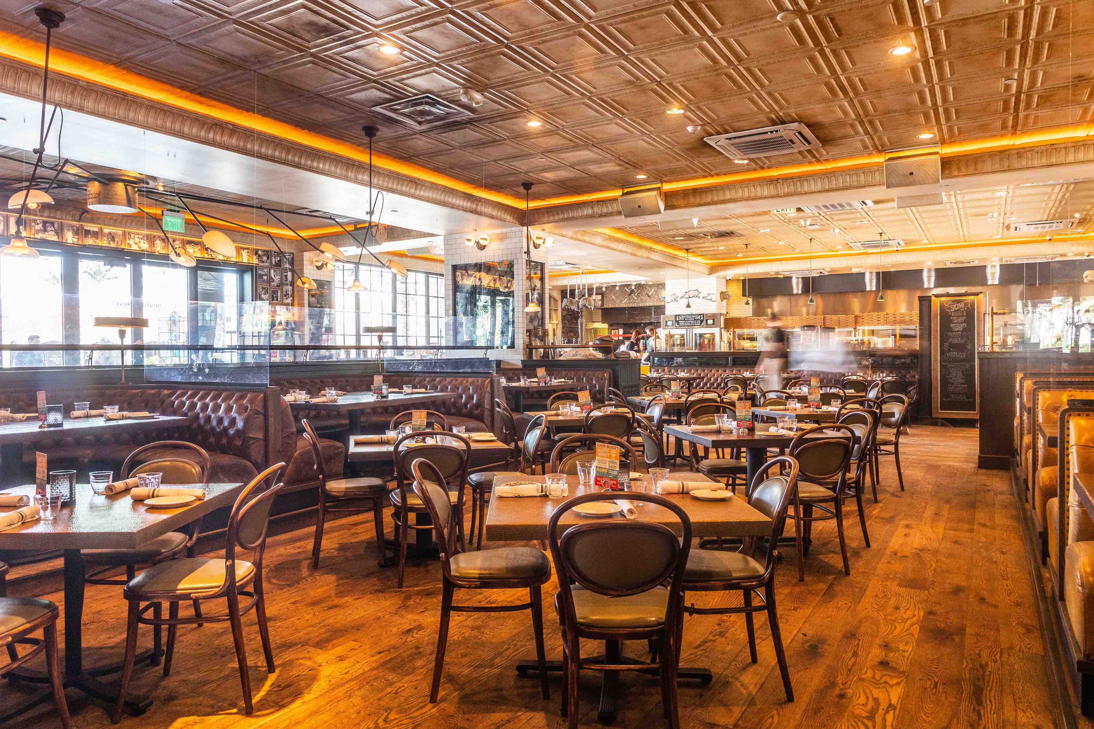 Louie Bossi Restaurant In Boca Raton - e6xhxcs