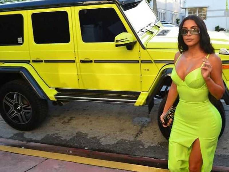 Kanye West Surprises Kim Kardashian With New Neon Mercedes Santa Kanye West Surprises Kim Kardashian With New Neon Mercedes