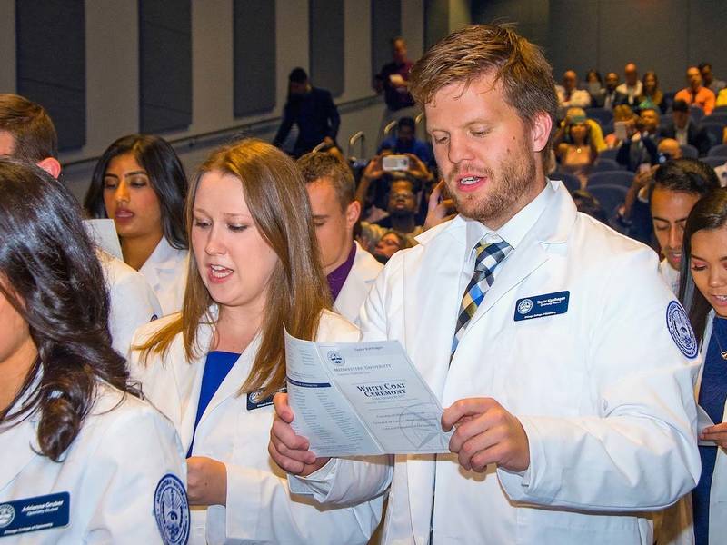 Midwestern University Students Begin Professional Journey at White Coat