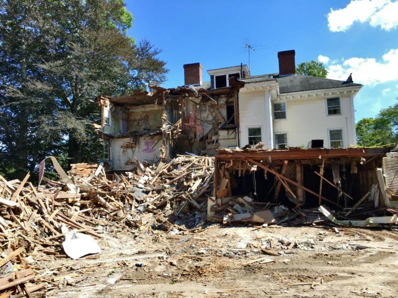 PHOTOS The Larchwood Inn is Being Demolished Narragansett, RI Patch