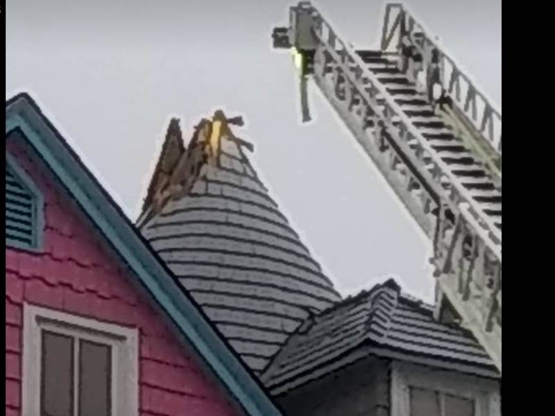 Lightning Strikes Grenville Hotel Restaurant In Bay Head Photos Lightning Strikes Grenville Hotel Restaurant In Bay Head Photos