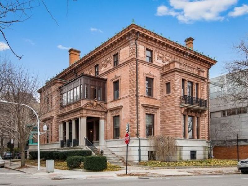 Illinois Wow! House Roundup Wrigley Mansion, Frank Lloyd Wright, Spa