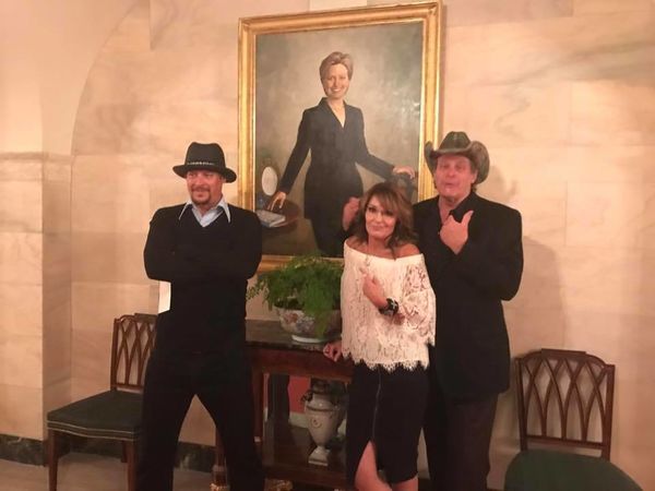 President Trump welcomes Sarah Palin to White House