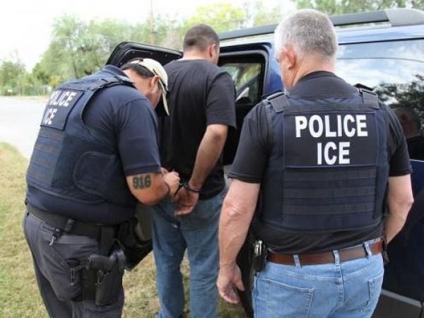Illinois Rep. Luis Gutierrez allegedly handcuffed at ICE office Illinois Rep. Luis Gutierrez allegedly handcuffed at ICE office